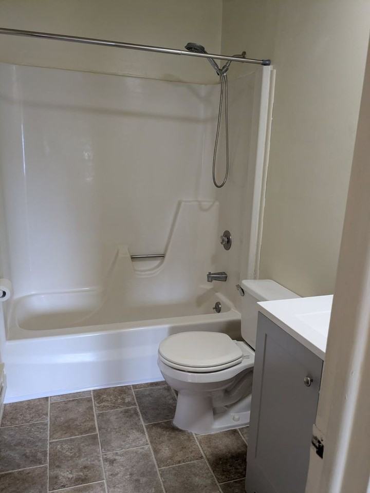 Woodstock Gardens Apartments - Photo 7 of 13