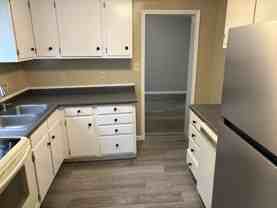2620 Se Colorado Ave - Photo 1 of 1