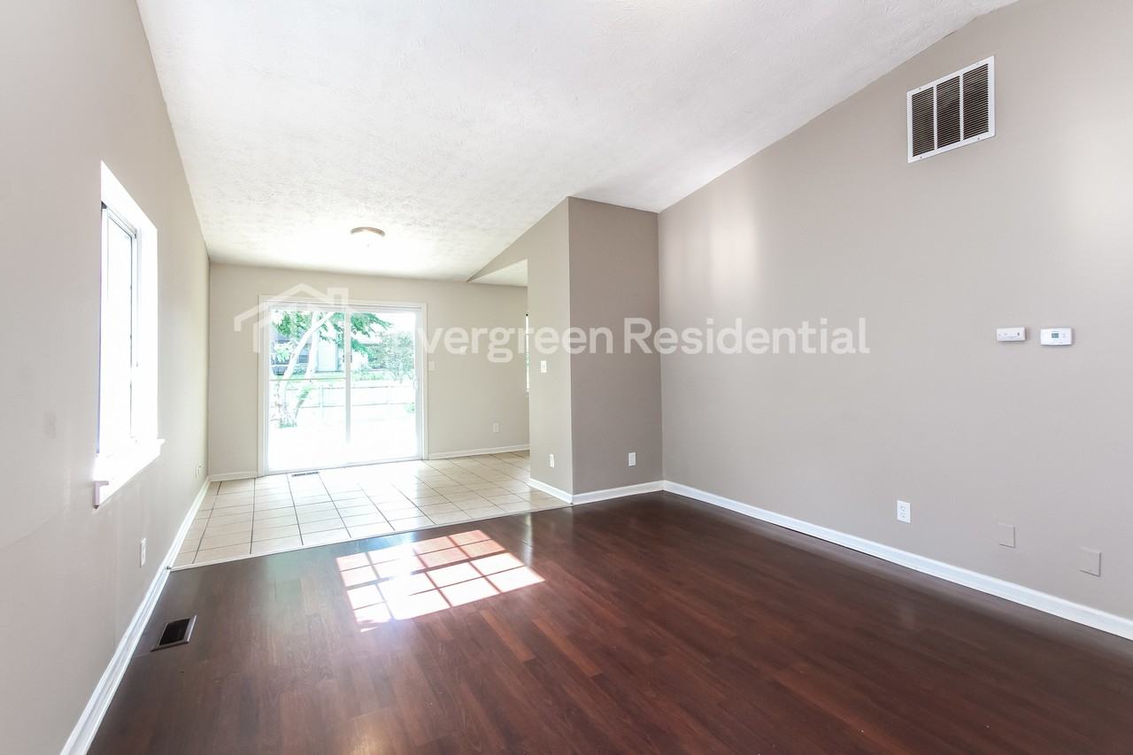 11048 Wismar Dr - Photo 3 of 15