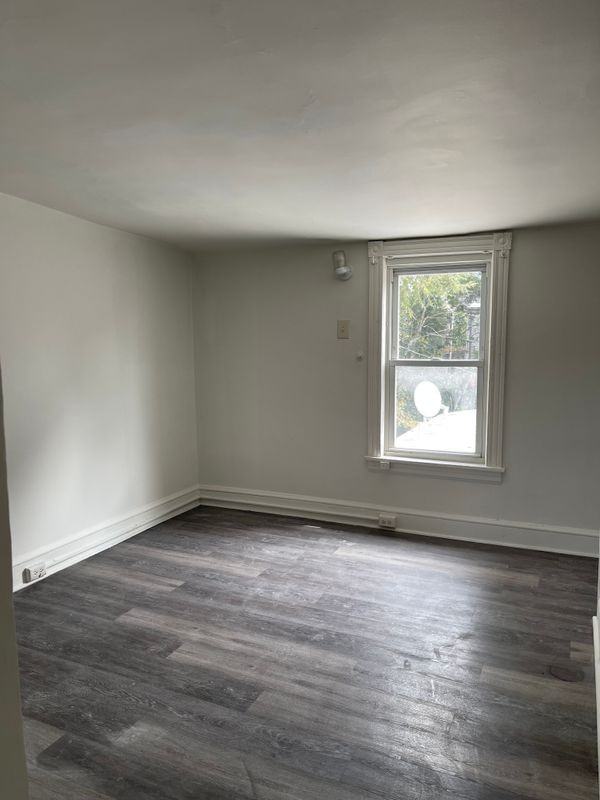 729 Thorn St - Photo 2 of 11