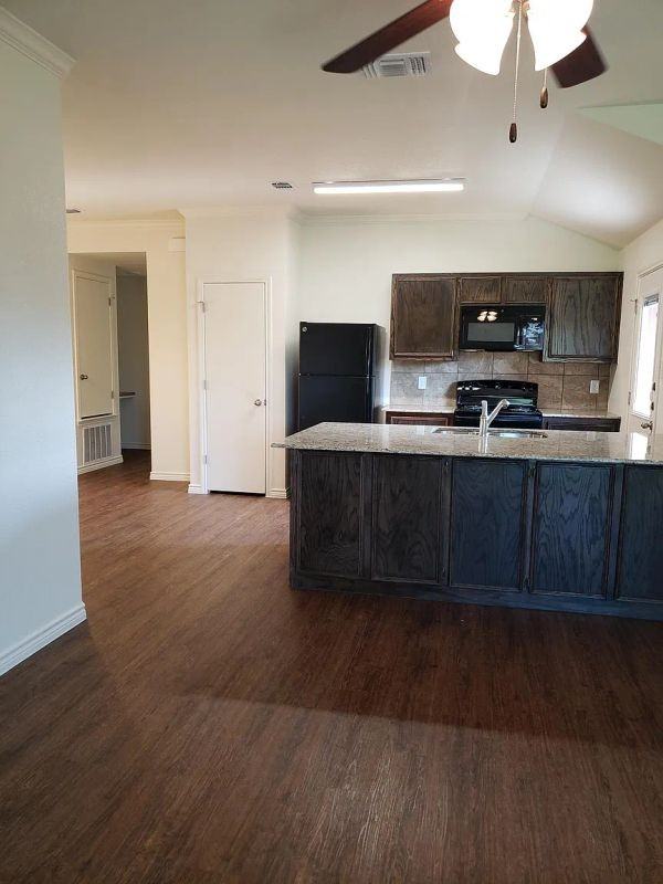 895 Twin Oaks Dr ##B - Photo 5 of 10