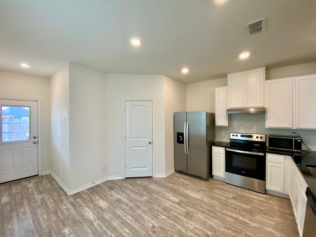 344 Blacktail Dr - Photo 4 of 22