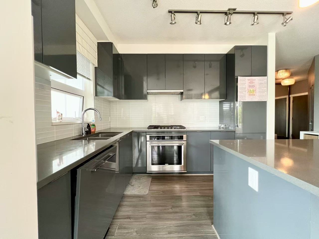 9399 Alexandra Road - Photo 6