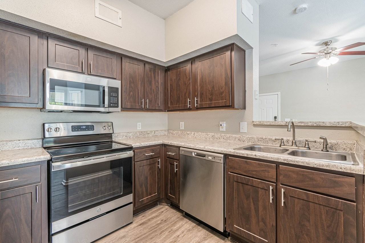 Carlyle Place Apartments - Photo 2 of 50