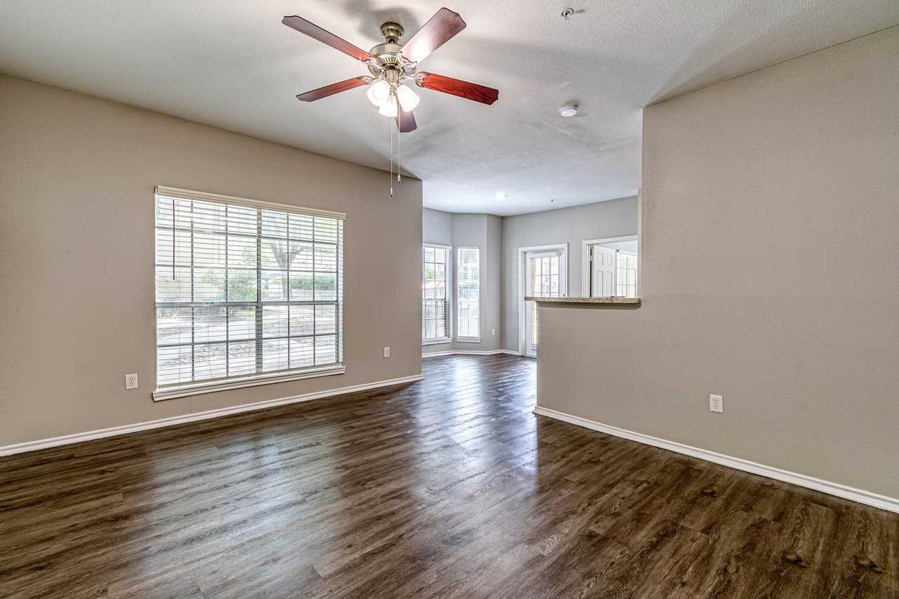 Carlyle Place Apartments - Photo 7 of 50