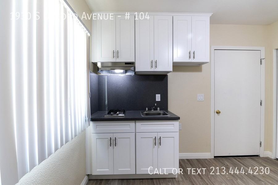 Oxford Suites - Photo 6 of 20