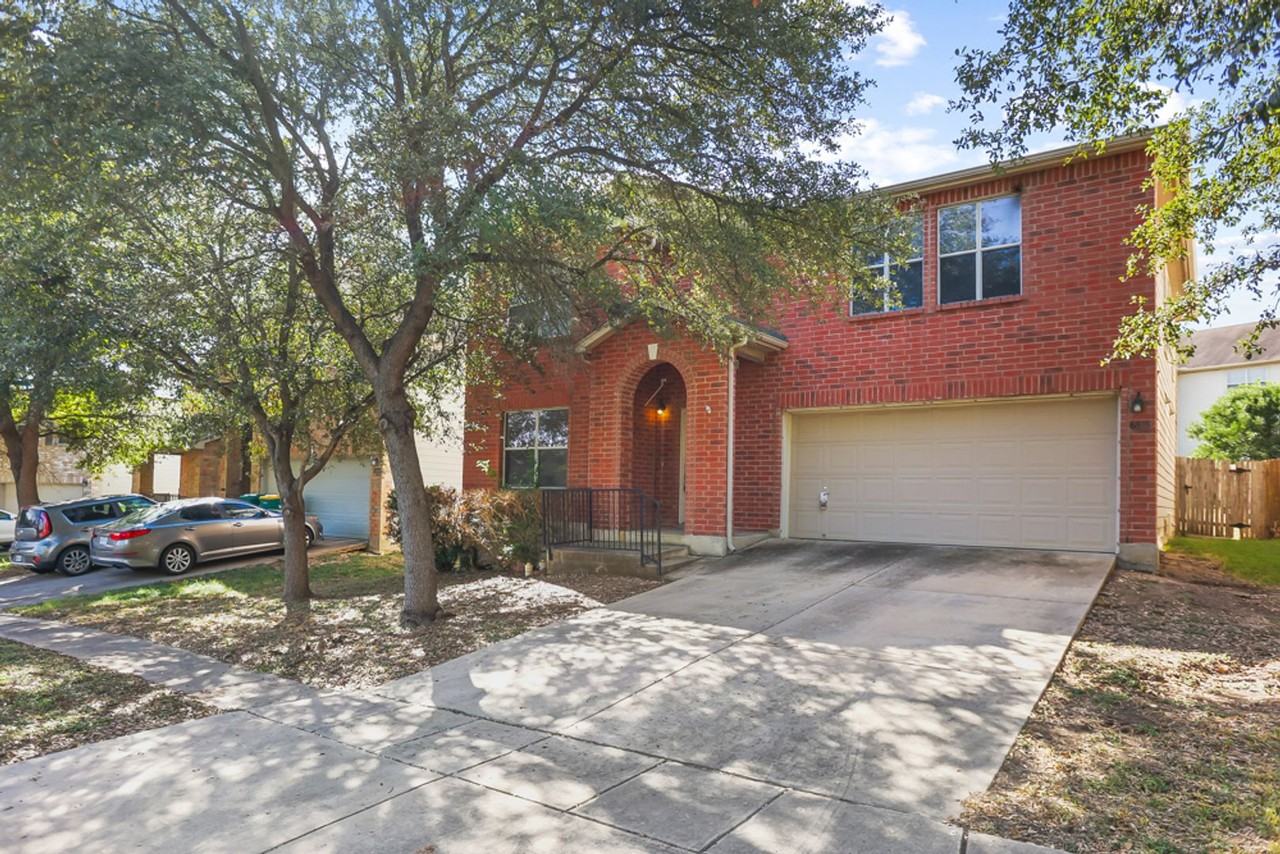 6818 Crest Place - Photo 4 of 33