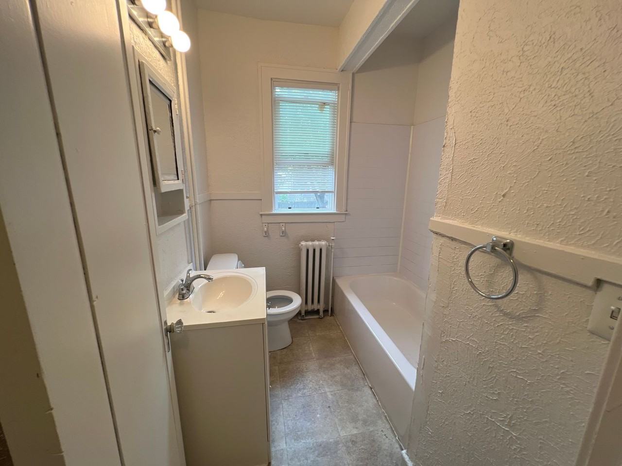 Washington Apartments - Photo 7 of 12