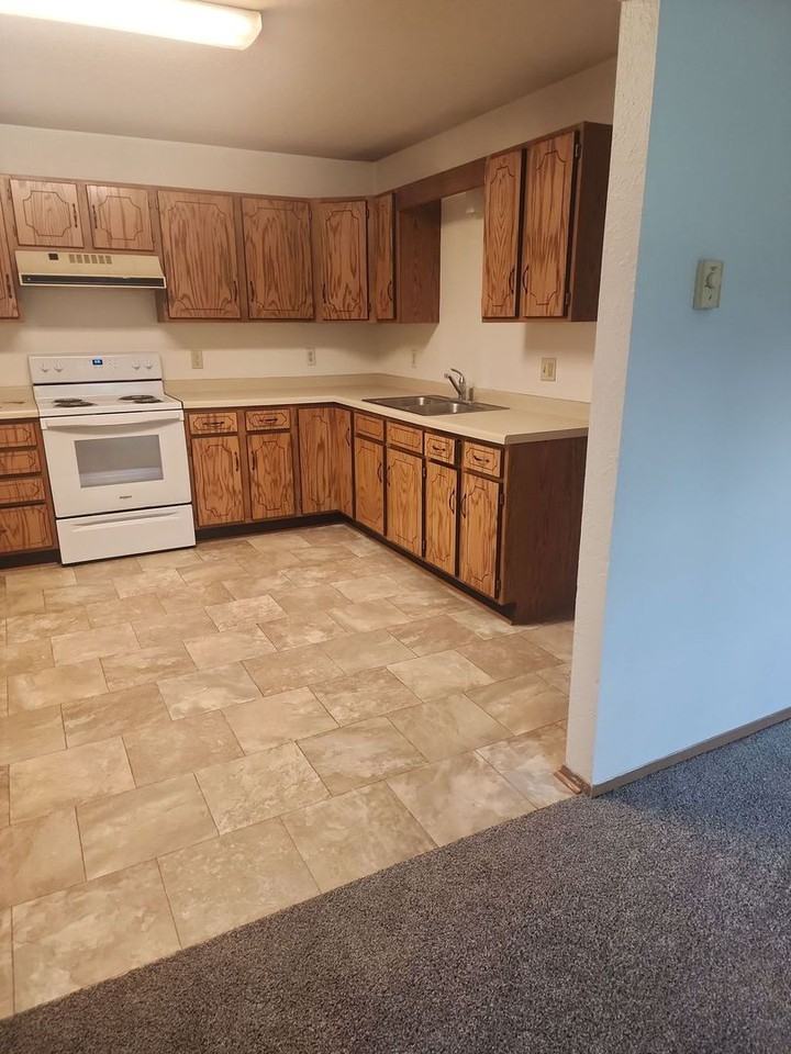 488 N Welco Dr #24 - Photo 2 of 11
