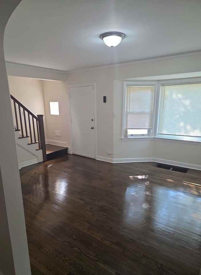 8509 South Yates Boulevard - Photo 3 of 17