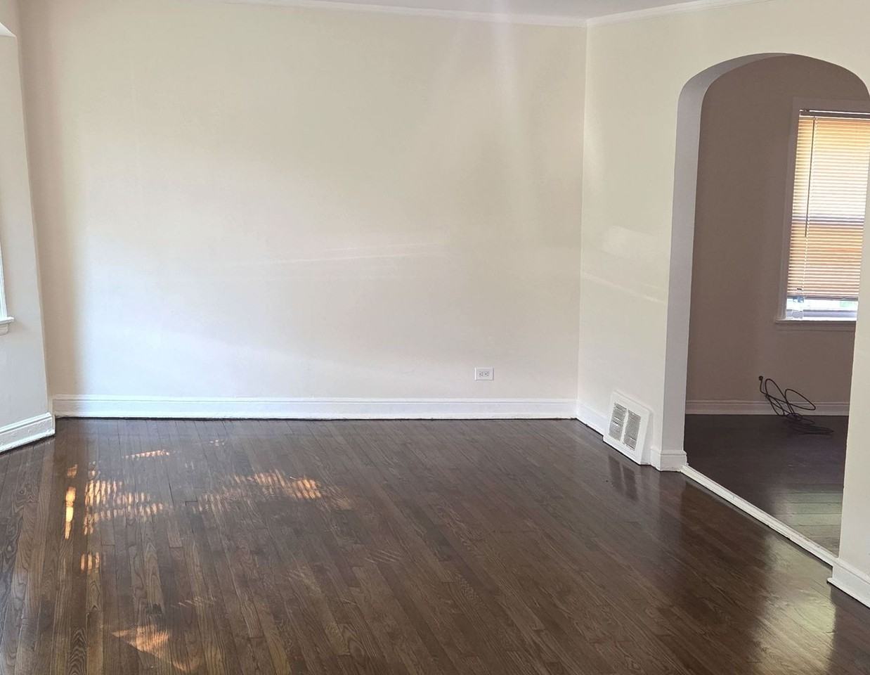 8509 South Yates Boulevard - Photo 4 of 17