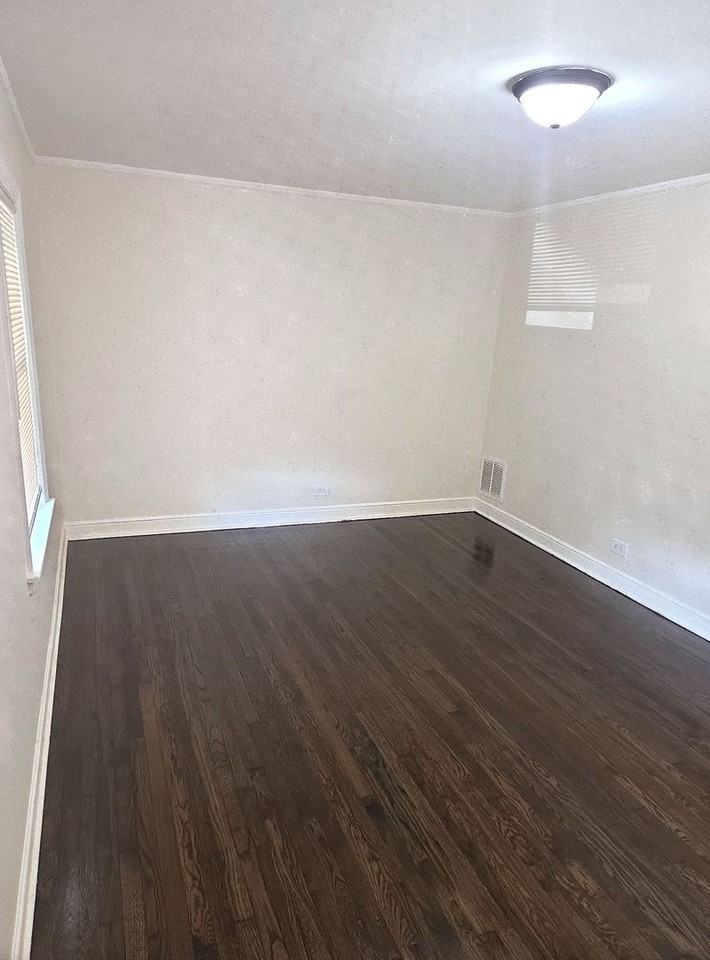 8509 South Yates Boulevard - Photo 6 of 17