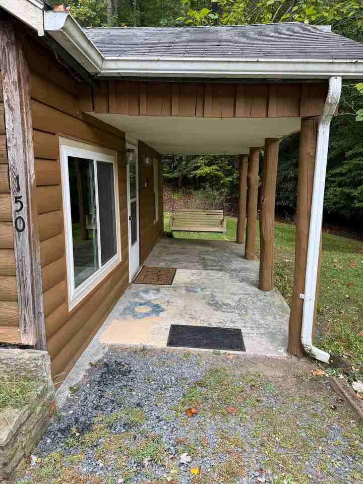 150 Smith Street - Photo 3 of 29