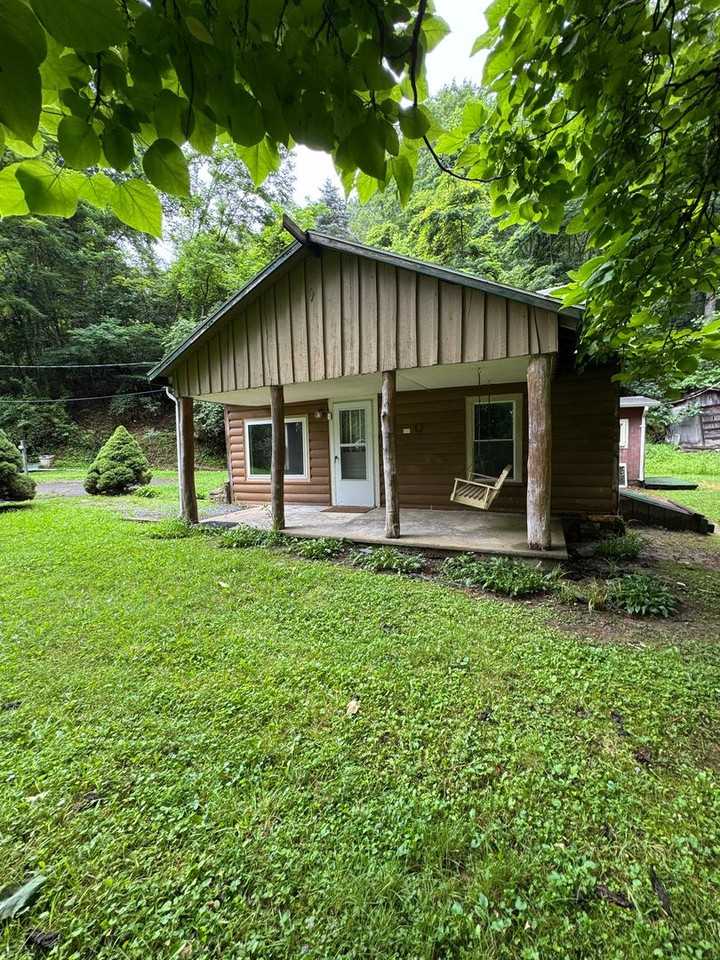 150 Smith Street - Photo 4 of 29