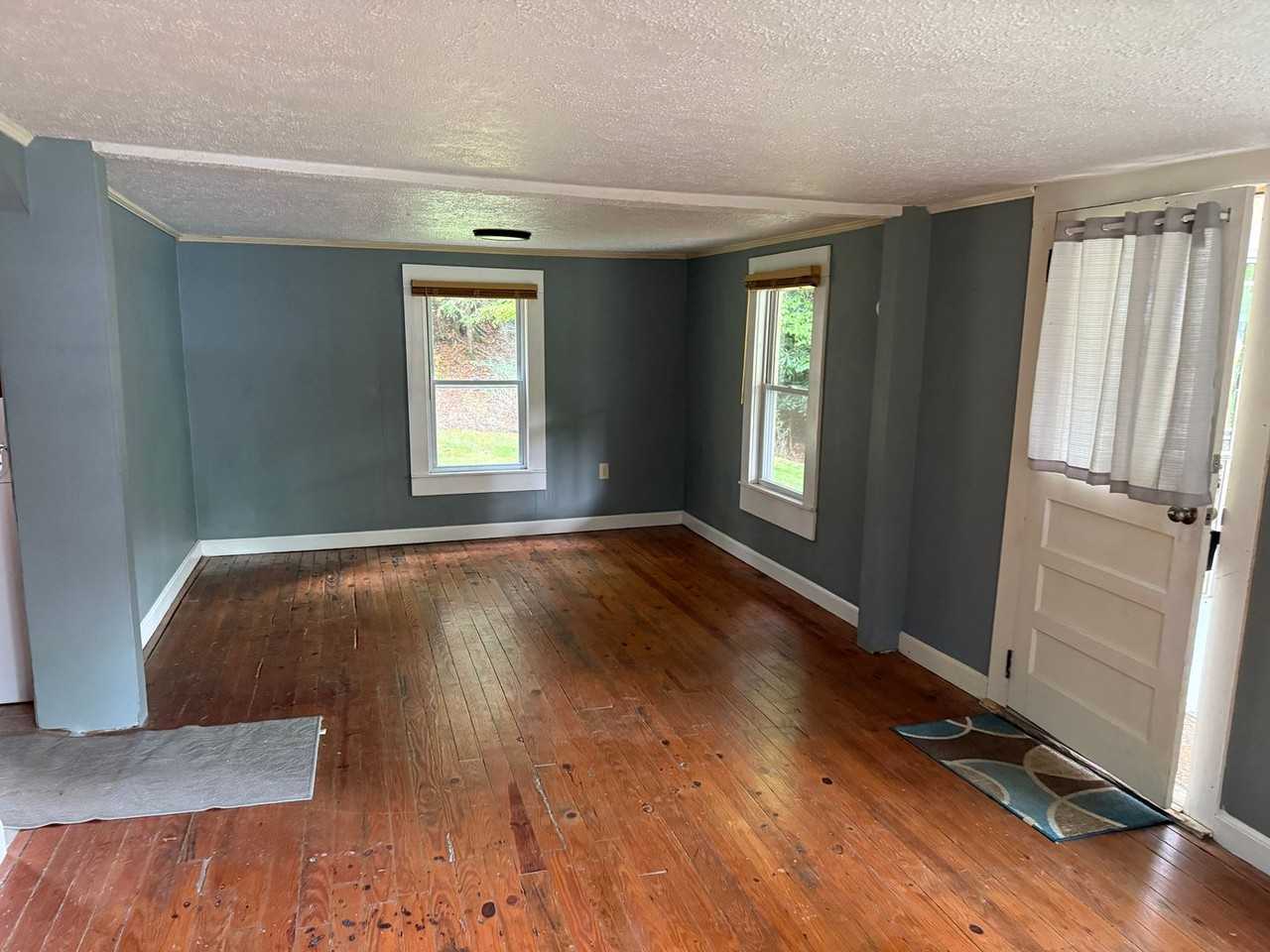 150 Smith Street - Photo 6 of 29