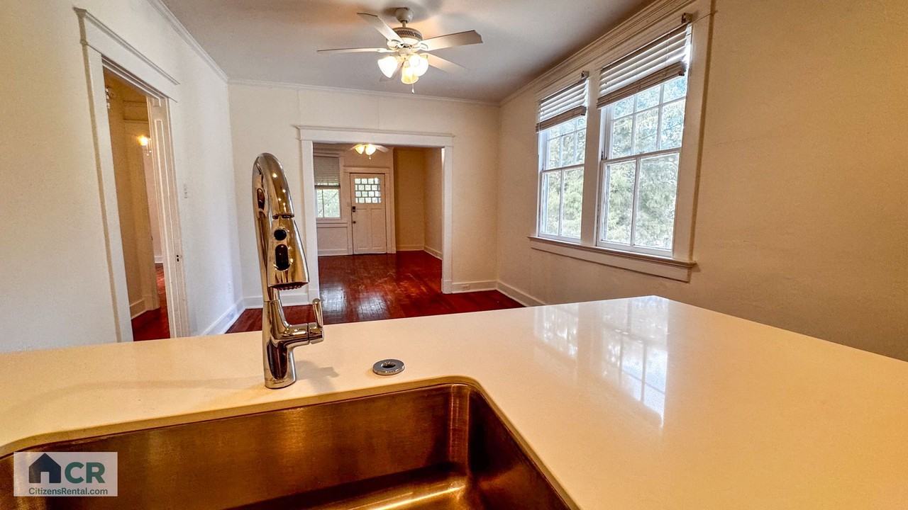 1531 1531 - 1533 Lowerline Street - 1533 Upper - Photo 2 of 16