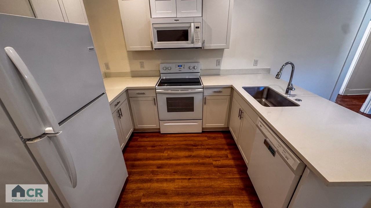 1531 1531 - 1533 Lowerline Street - 1533 Upper - Photo 3 of 16