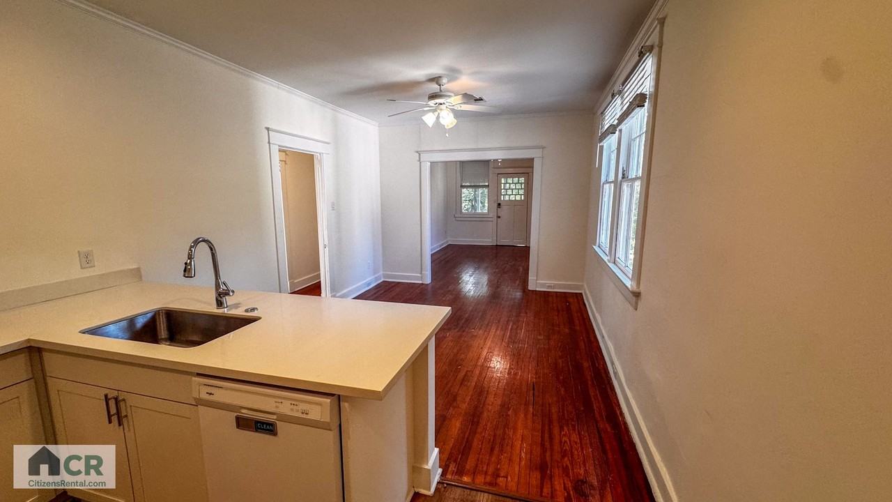 1531 1531 - 1533 Lowerline Street - 1533 Upper - Photo 4 of 16