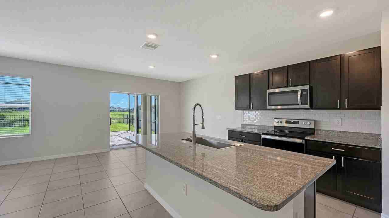 17326 Harvest Moon Way - Photo 4 of 35