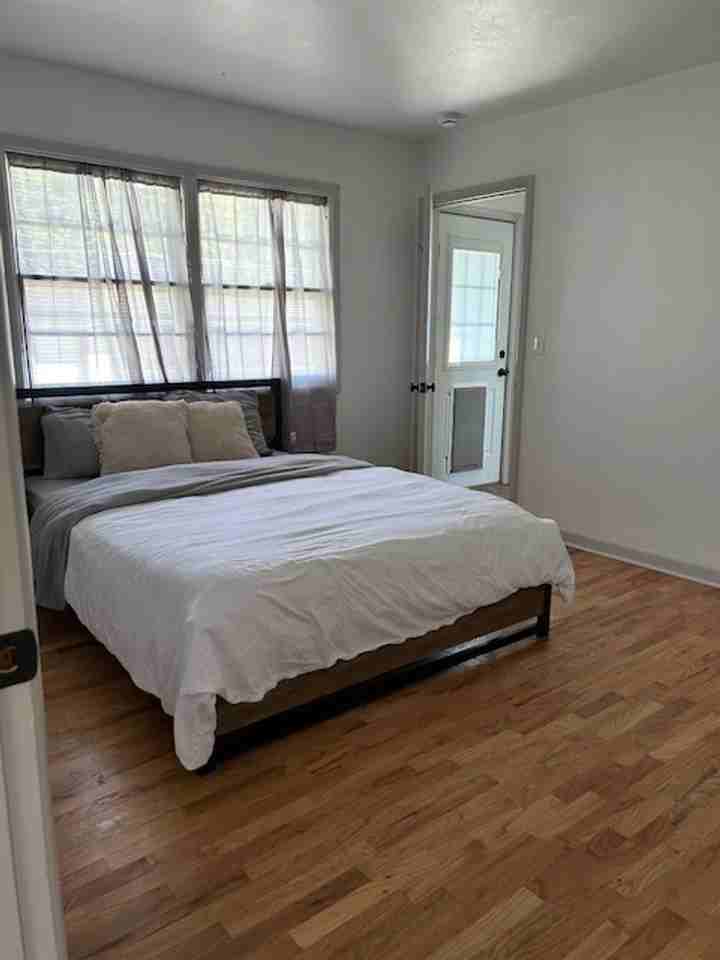 1719 Yellowstone Ave - Photo 5 of 10