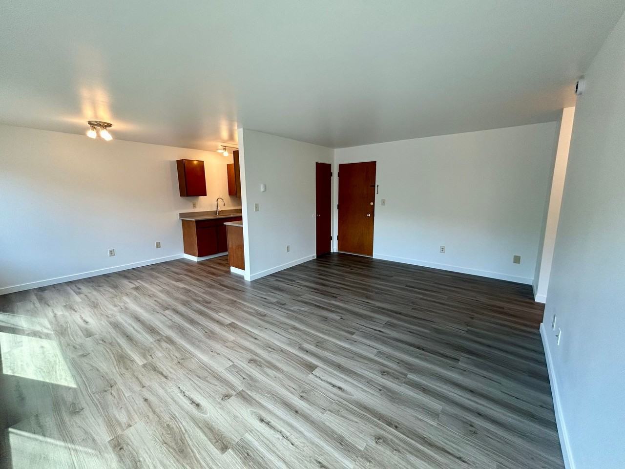 Barbi Apartments - Photo 6 of 12