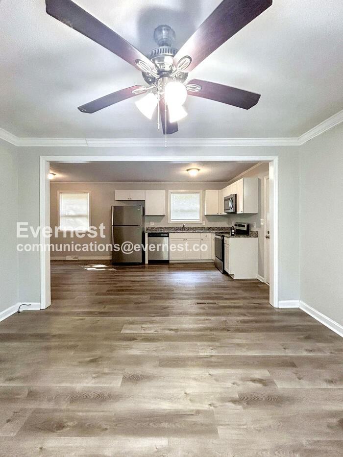 2741 Mary Ave - Photo 3 of 15