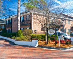 3675 Peachtree Rd Ne Apt 23 #NA - Photo 1 of 1