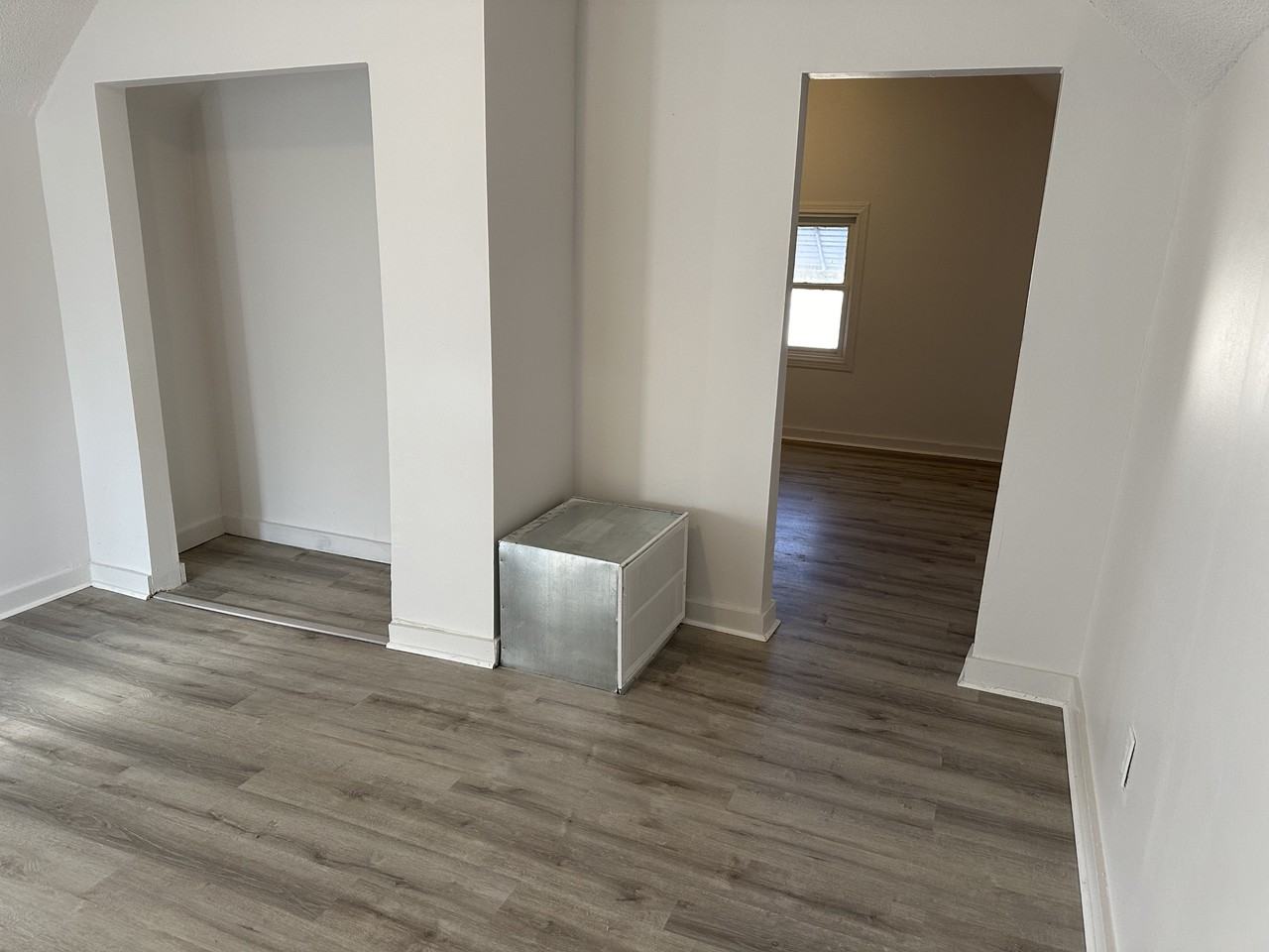 2726 S Lyons Ave #NA - Photo 3 of 37