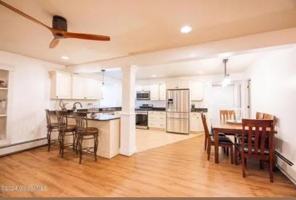 featured image of 24 Thatcher St