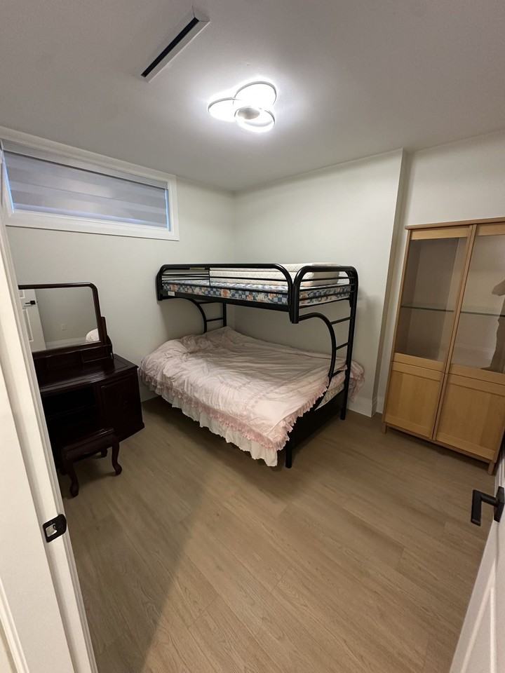 2526 Edgar Crescent #x - Photo 6 of 6