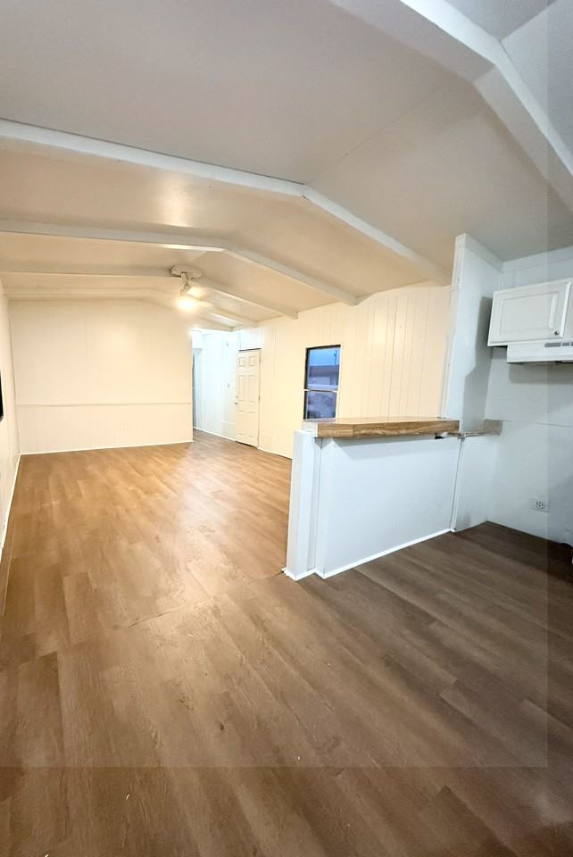 2081 Oakshire Rd #23 - Photo 4 of 7