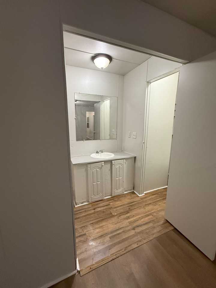 2081 Oakshire Rd #23 - Photo 6 of 7