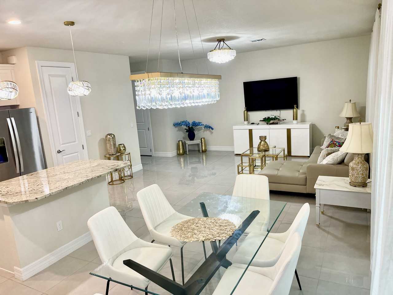 2384 Primrose Pl #NA - Photo 2 of 25