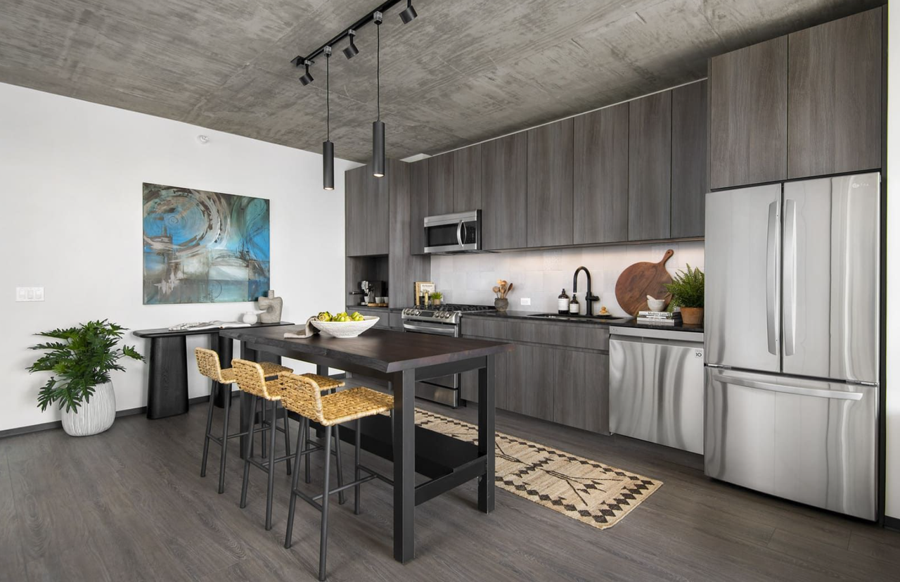 1394 W Randolph St #NA - Photo 3 of 13