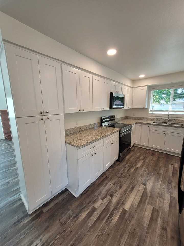 425 Archie St - Photo 7 of 21