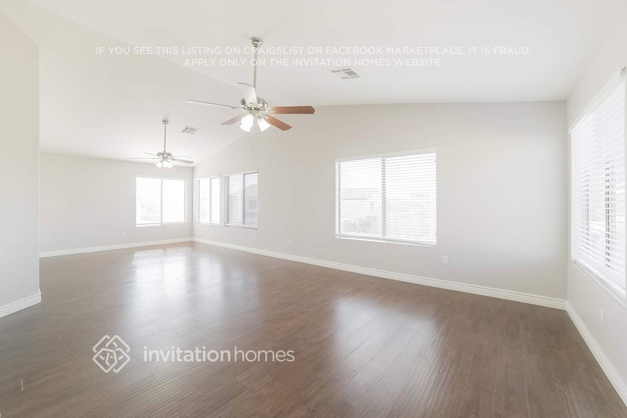 9528 N 92nd Dr - Photo 2 of 16