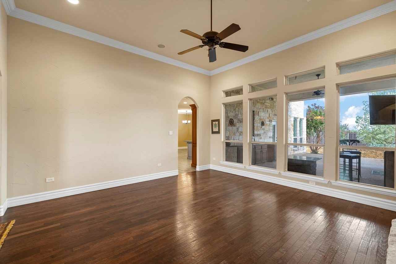 7030 Flagstone Cir - Photo 4 of 48