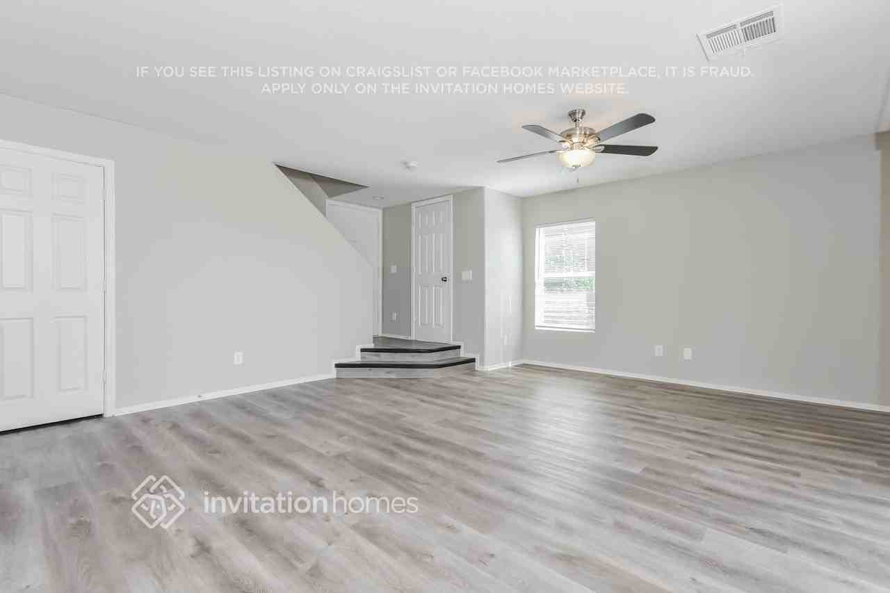 22229 W Devin Dr - Photo 2 of 14