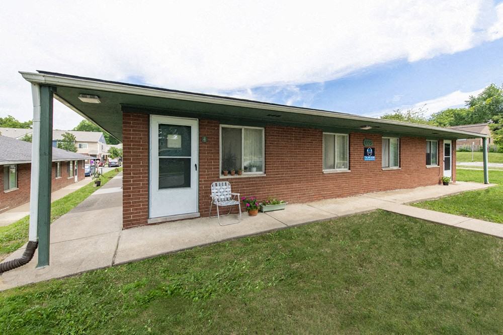 1025 Arbordale - Photo 2 of 2