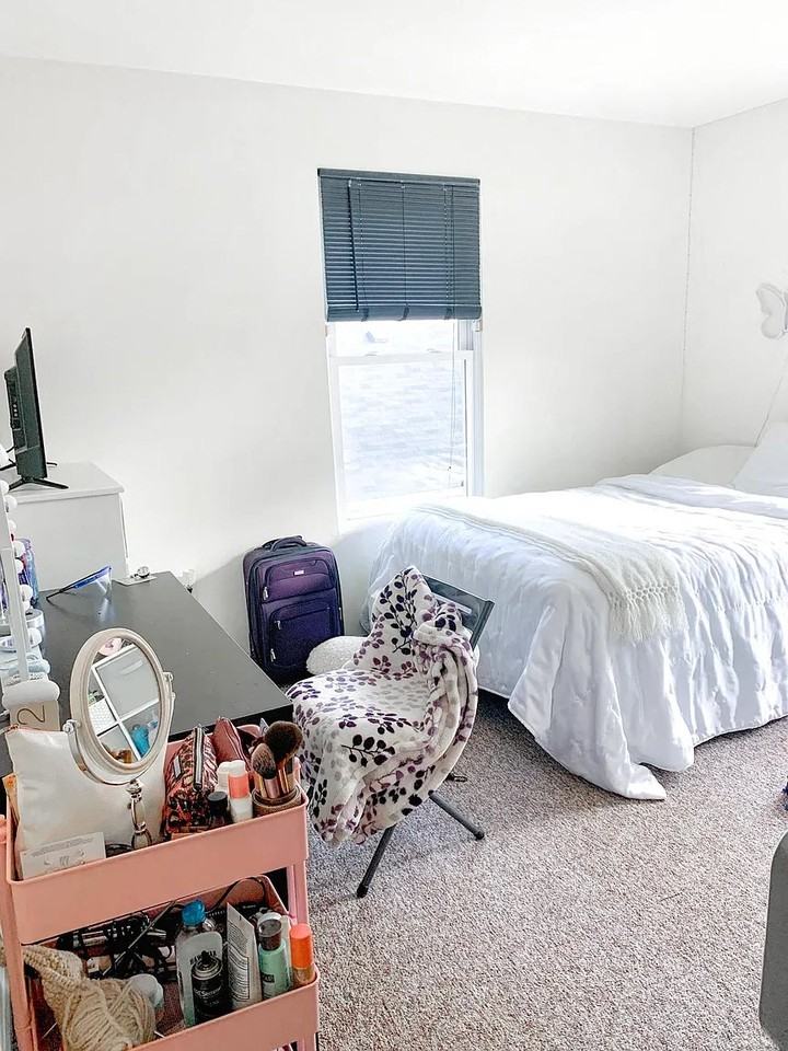 833 Brown St - Photo 2 of 8