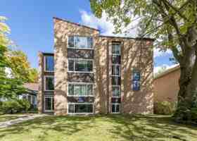 featured image of 927 S Forest Ave