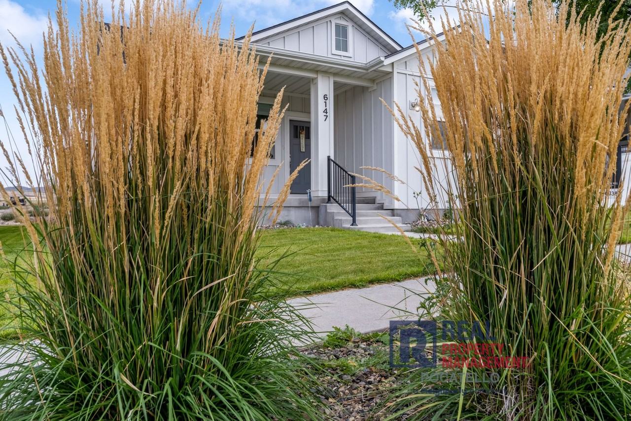 6147 Beacon Ln - Photo 3 of 35