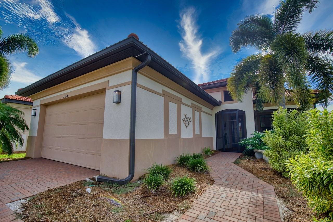 23214 Copperleaf Dr - Photo 3 of 44