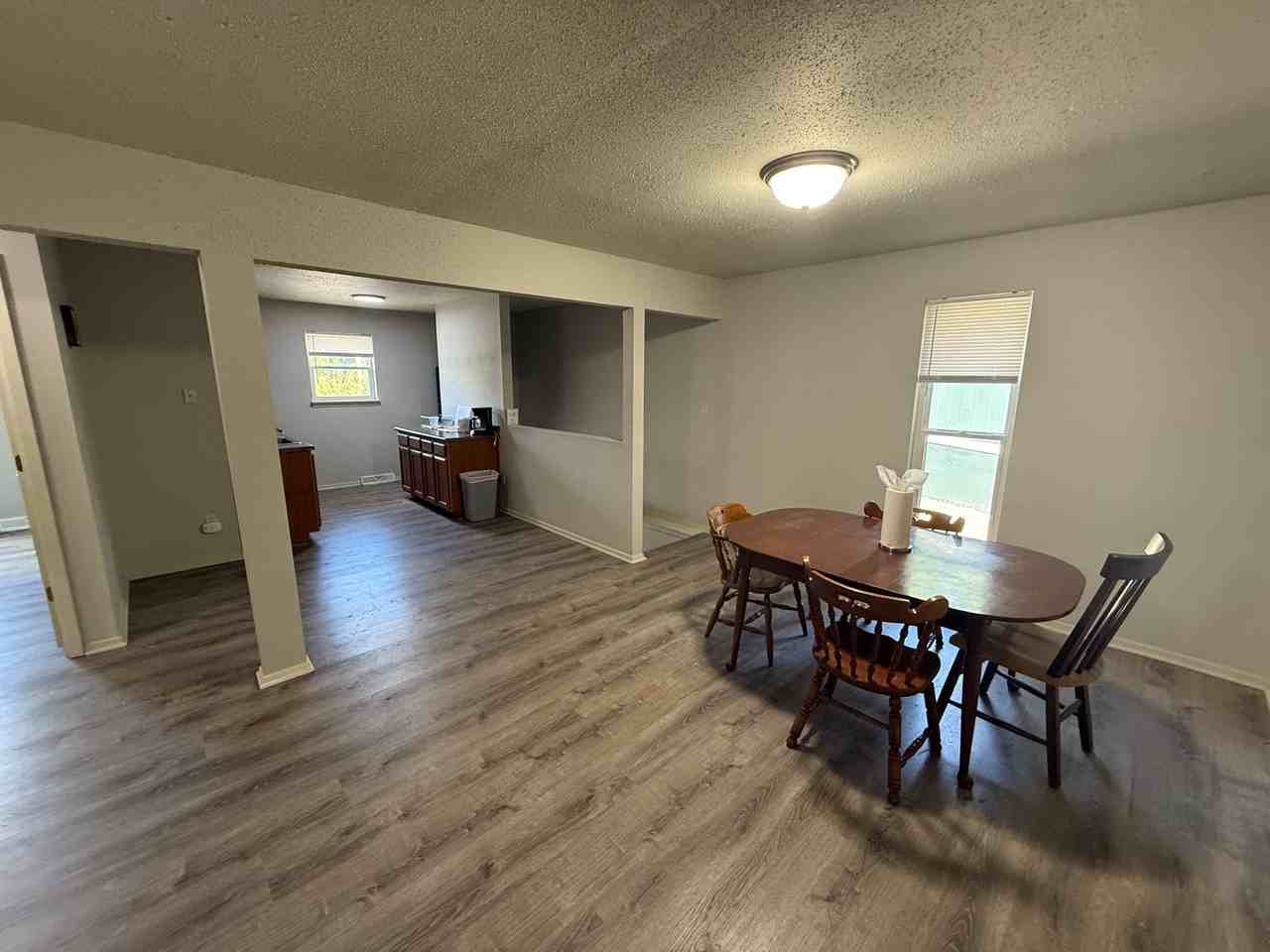 207 Wheaton Ct - Photo 4 of 30