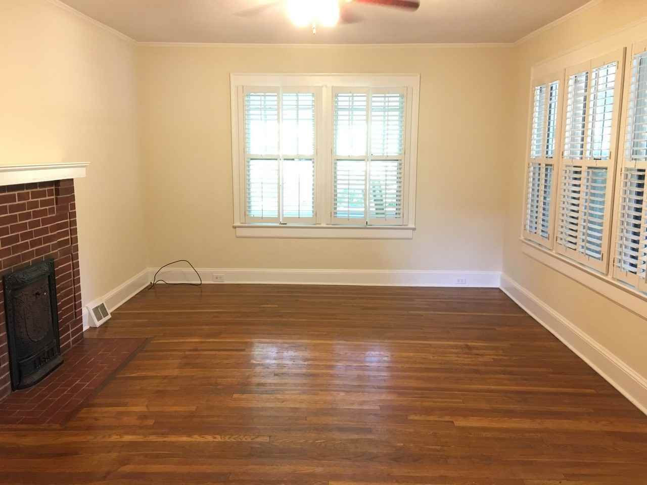 620 N Peace Haven Rd - Photo 2 of 4