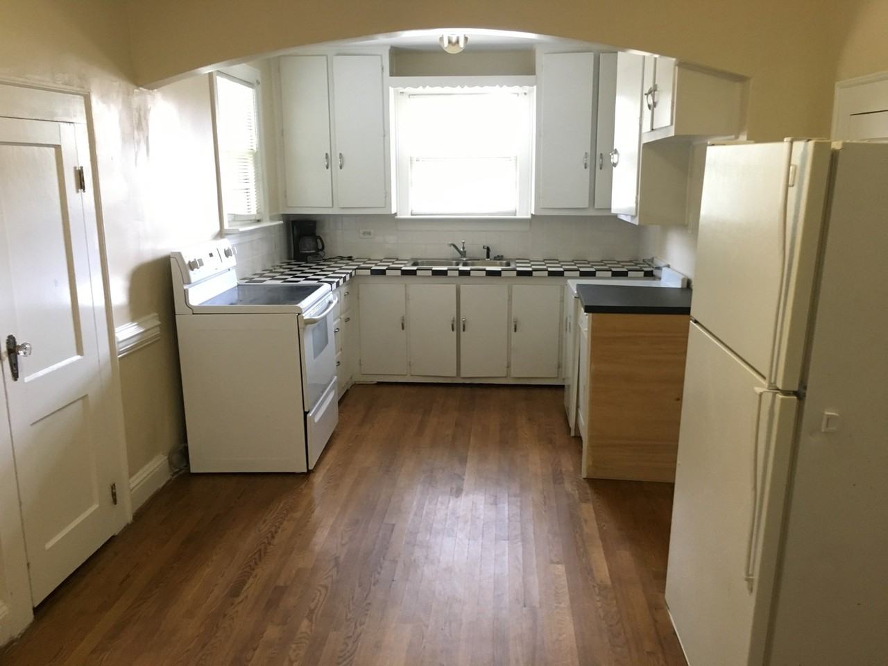 620 N Peace Haven Rd - Photo 3 of 4