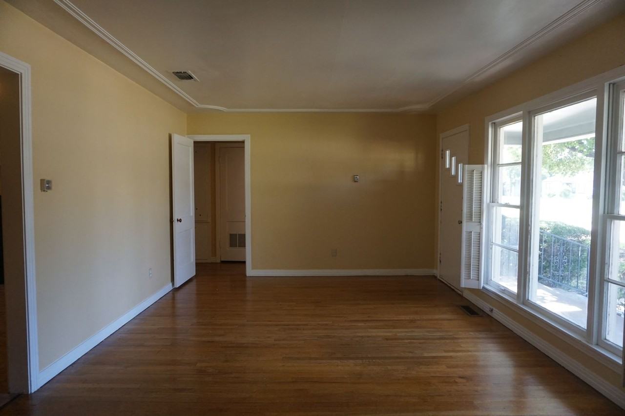 3514 26th St - Photo 2 of 12