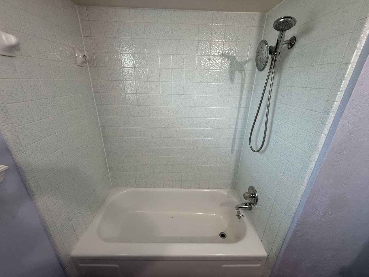 330 Overton Dr - Photo 5 of 17