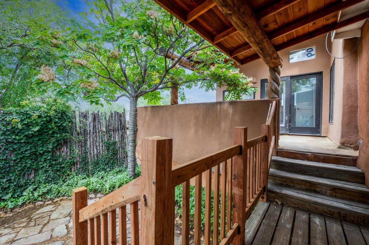 1115 Agua Fria St #B - Photo 5 of 26