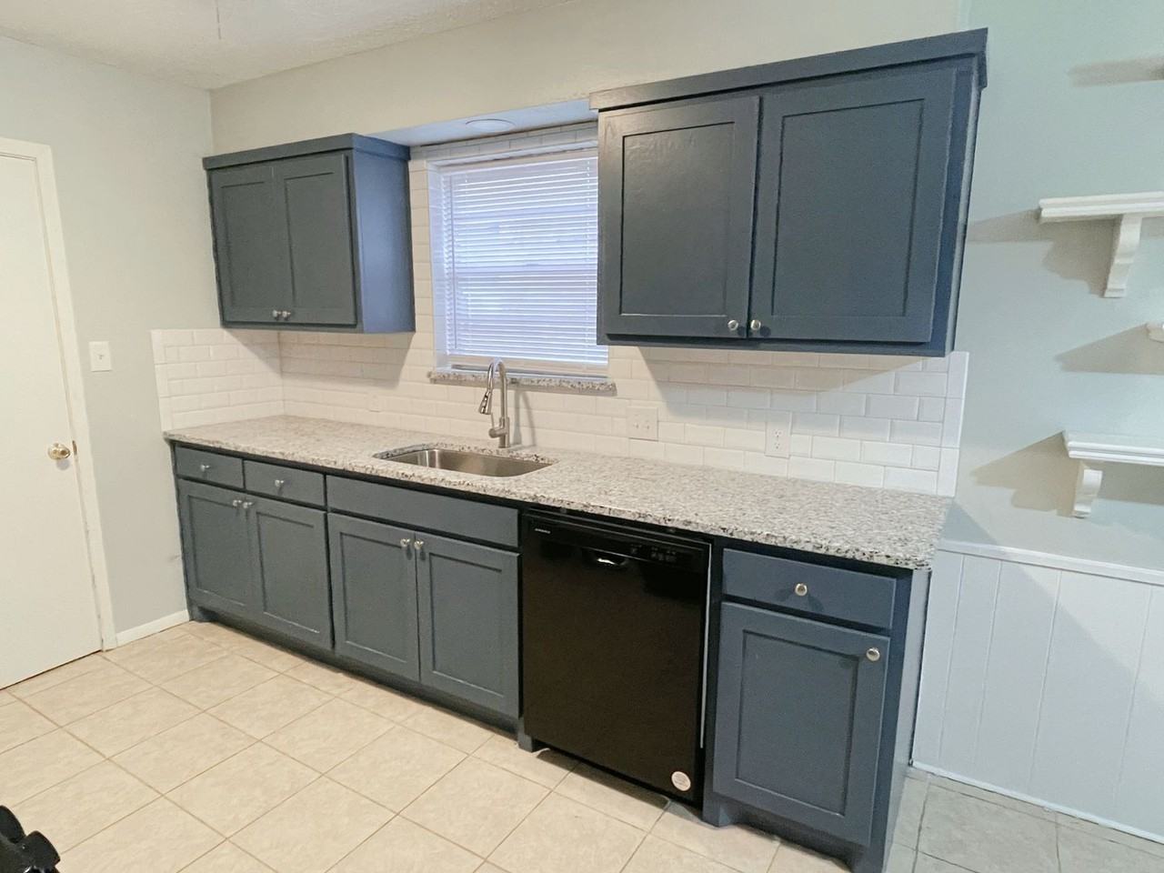 1200 Alma Dr - Photo 4 of 10